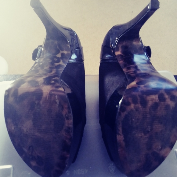 Guess Women's Black Heels - Picture 10 of 13